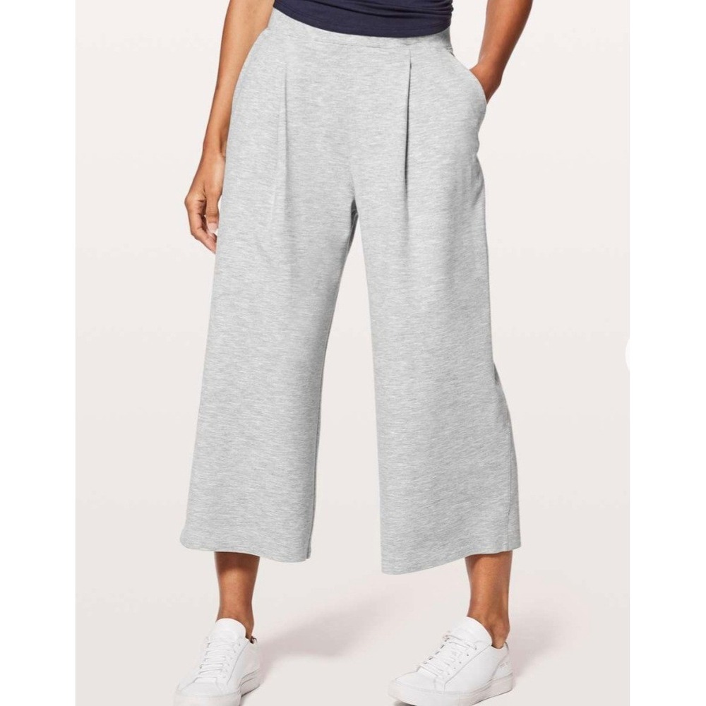 Lululemon Can You Feel The Pleat Wide Leg Crop Pants Size 8
